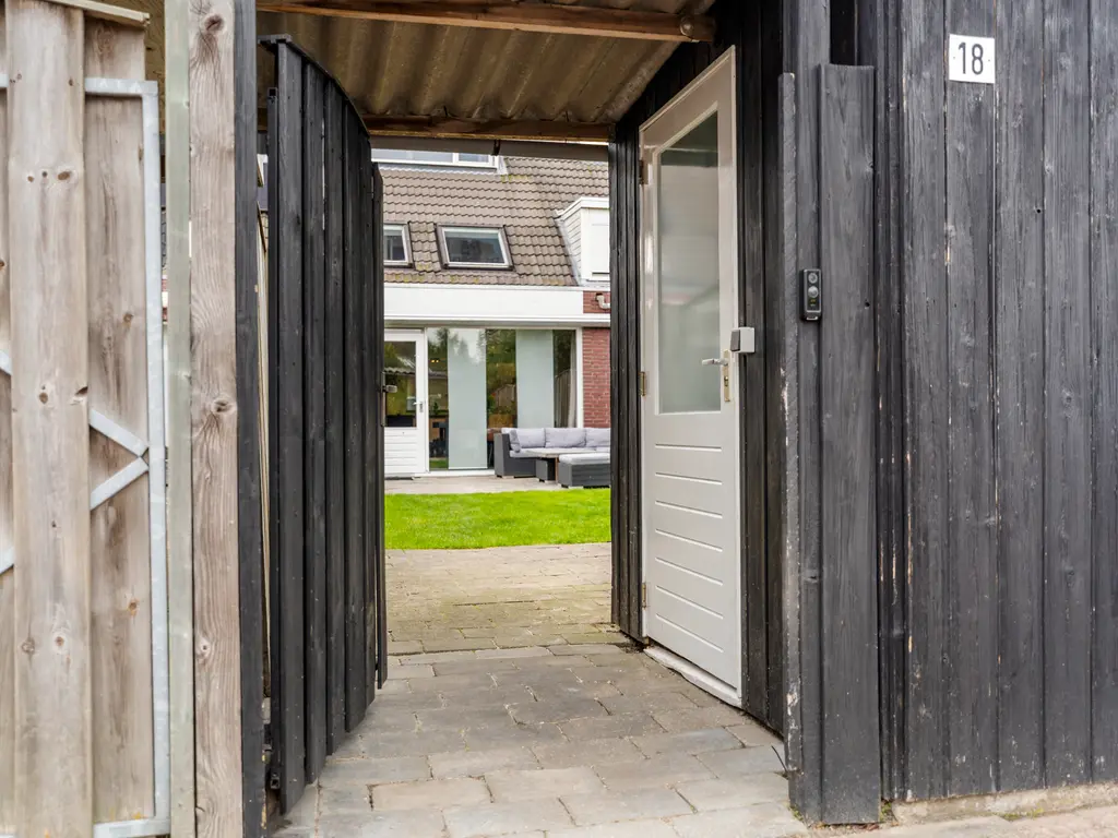 Riethovenerf 18, TILBURG