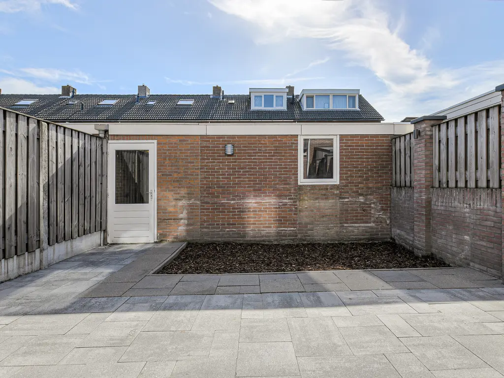 Voltastraat 15, OOSTERHOUT