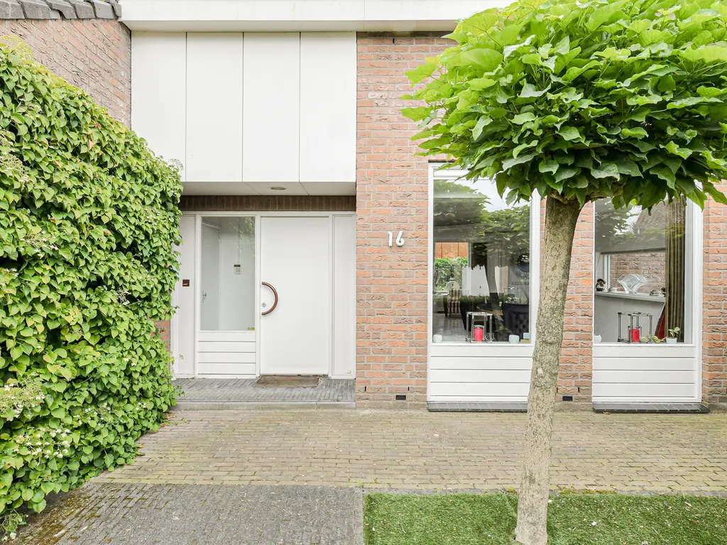 Zuilenstraat 16, BREDA