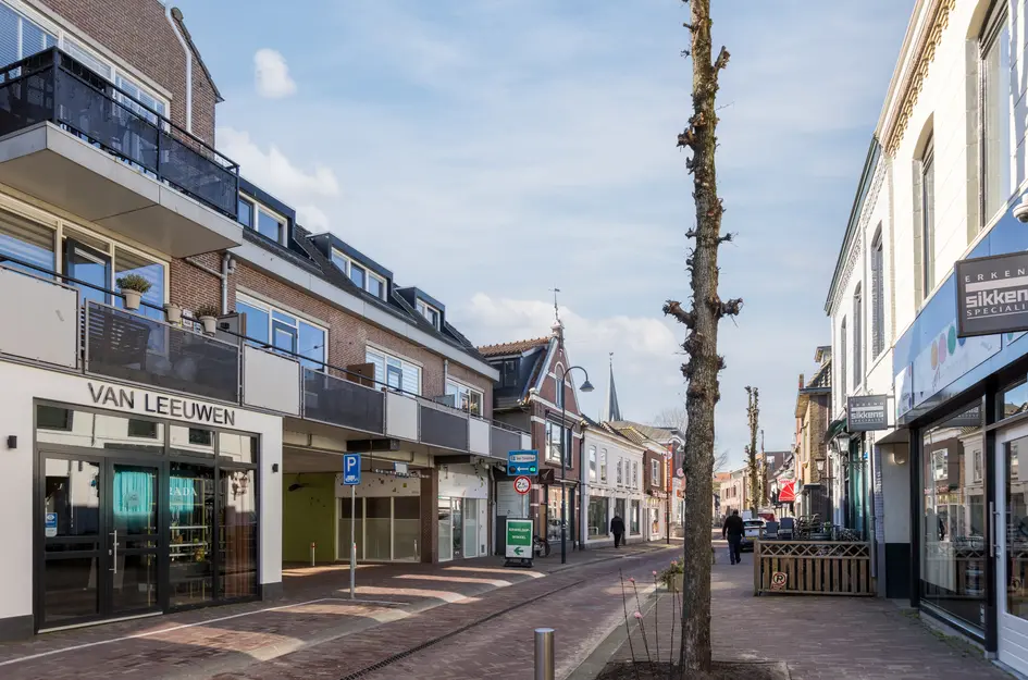 van Tolstraat 4r