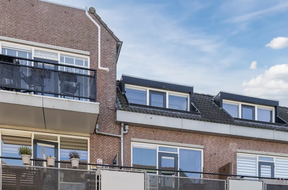 van Tolstraat 4r