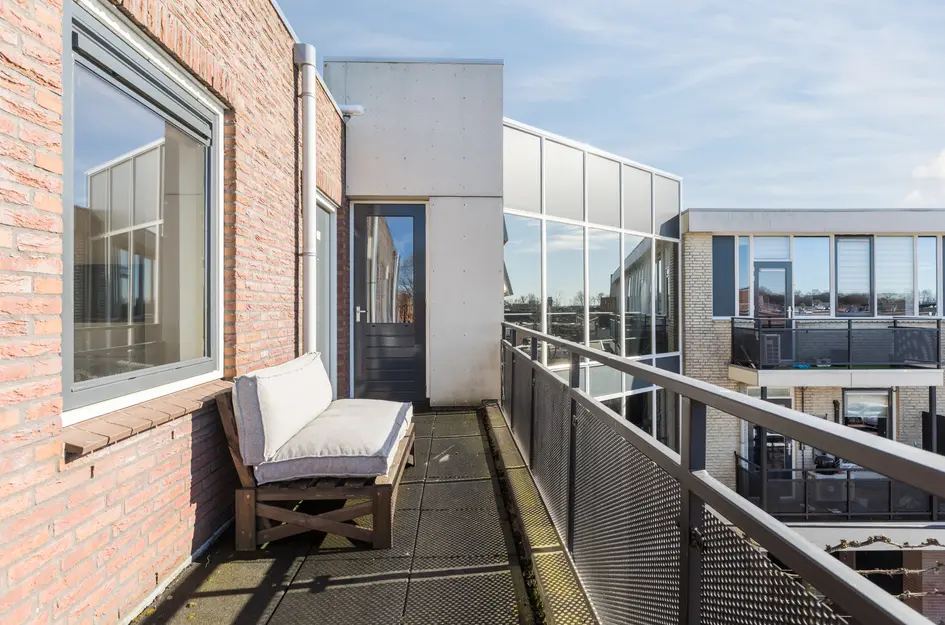 van Tolstraat 4r