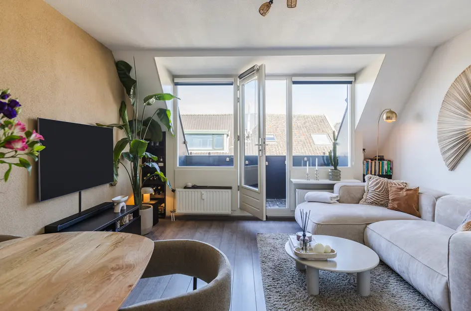 van Tolstraat 4r