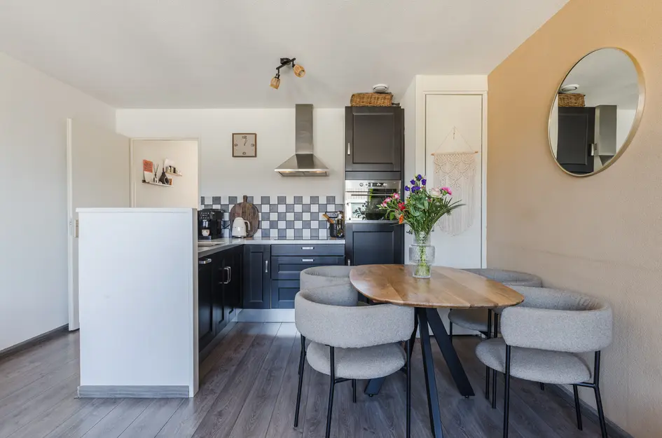 van Tolstraat 4r