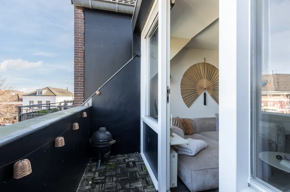 van Tolstraat 4r