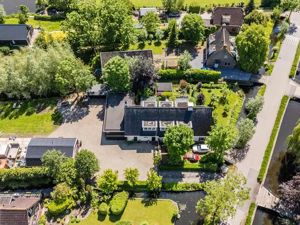 Noordeinde 77A, AARLANDERVEEN
