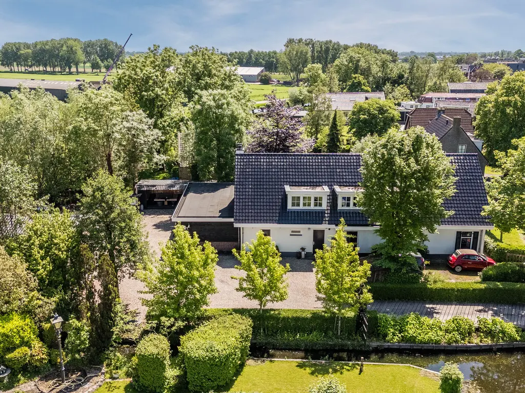 Noordeinde 77A, AARLANDERVEEN