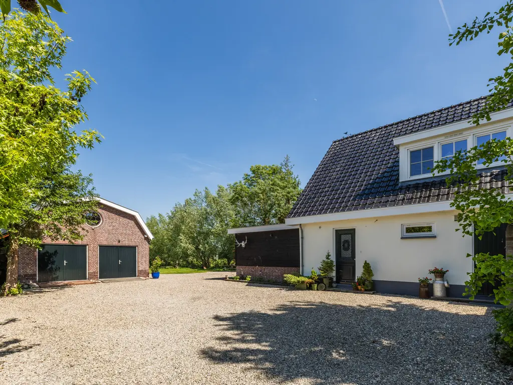 Noordeinde 77A, AARLANDERVEEN