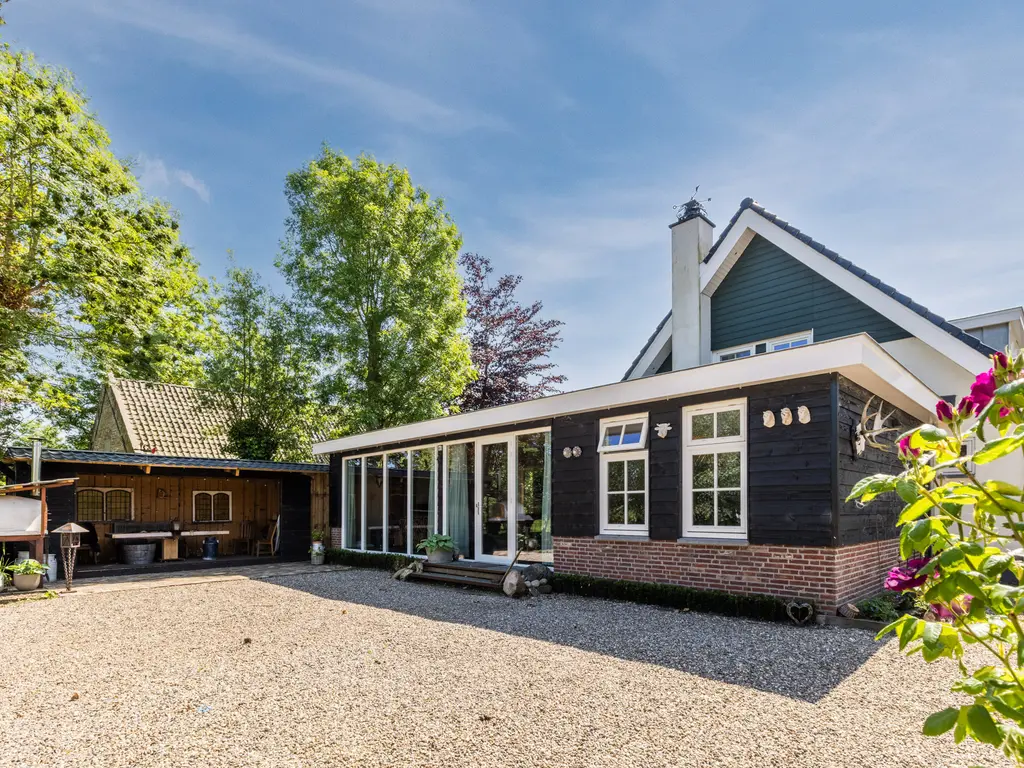 Noordeinde 77A, AARLANDERVEEN