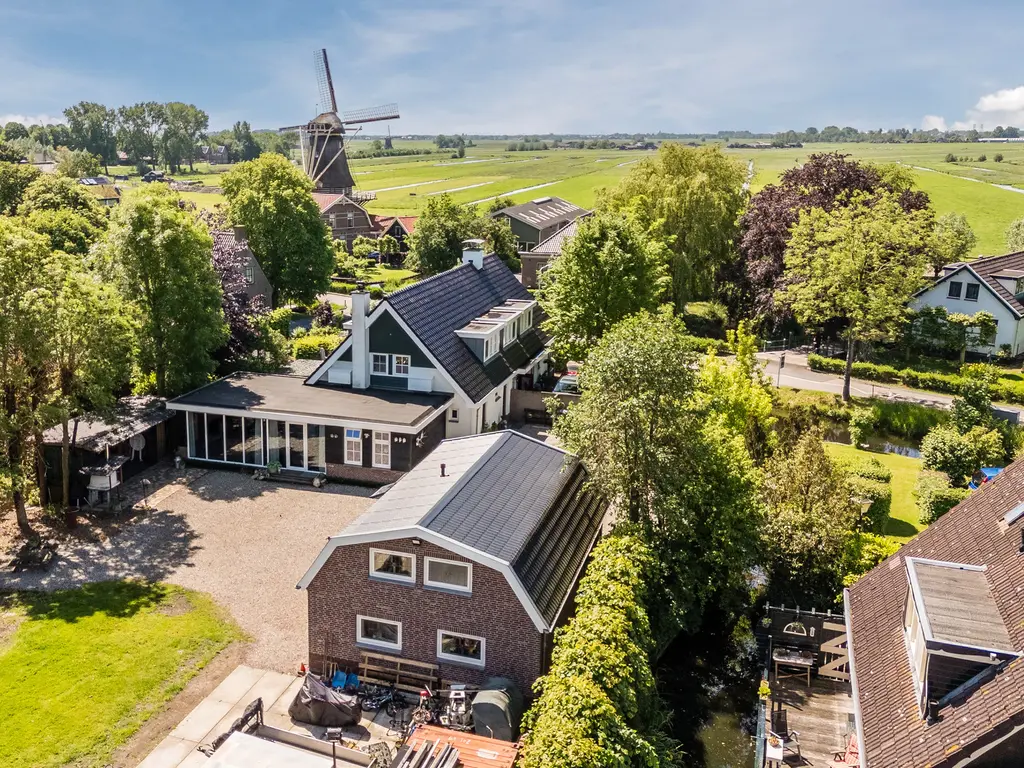 Noordeinde 77A, AARLANDERVEEN