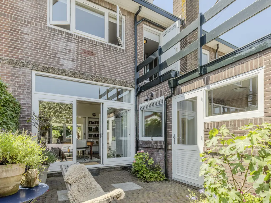 Stationsweg 7, BODEGRAVEN