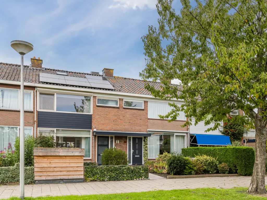 Ambachtshof 8, BODEGRAVEN
