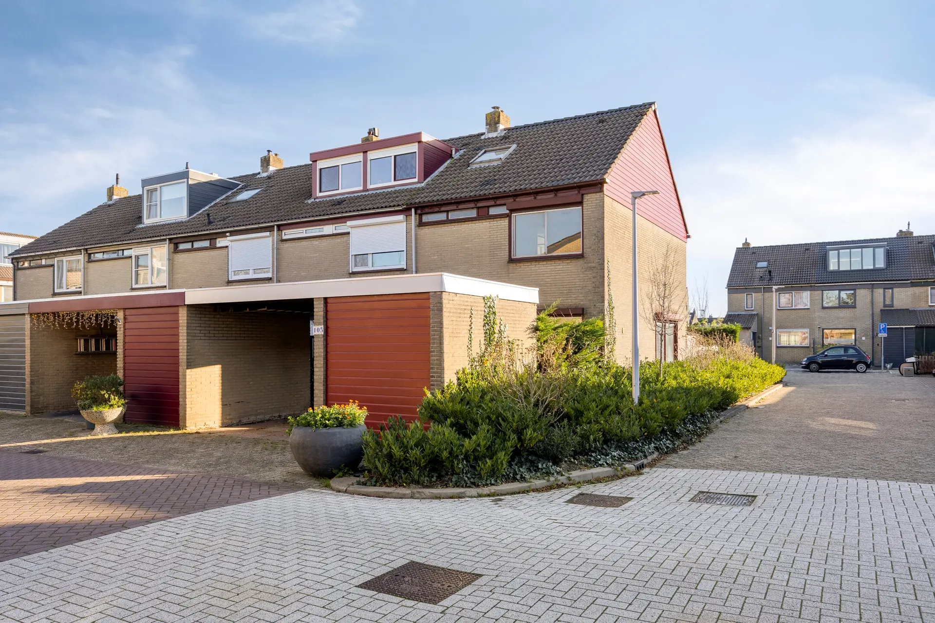 Rijndal 105, foto 1