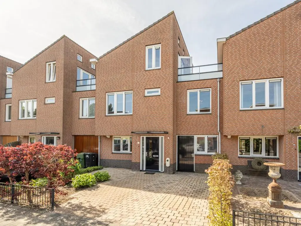 Bachlaan 17, OUD-BEIJERLAND