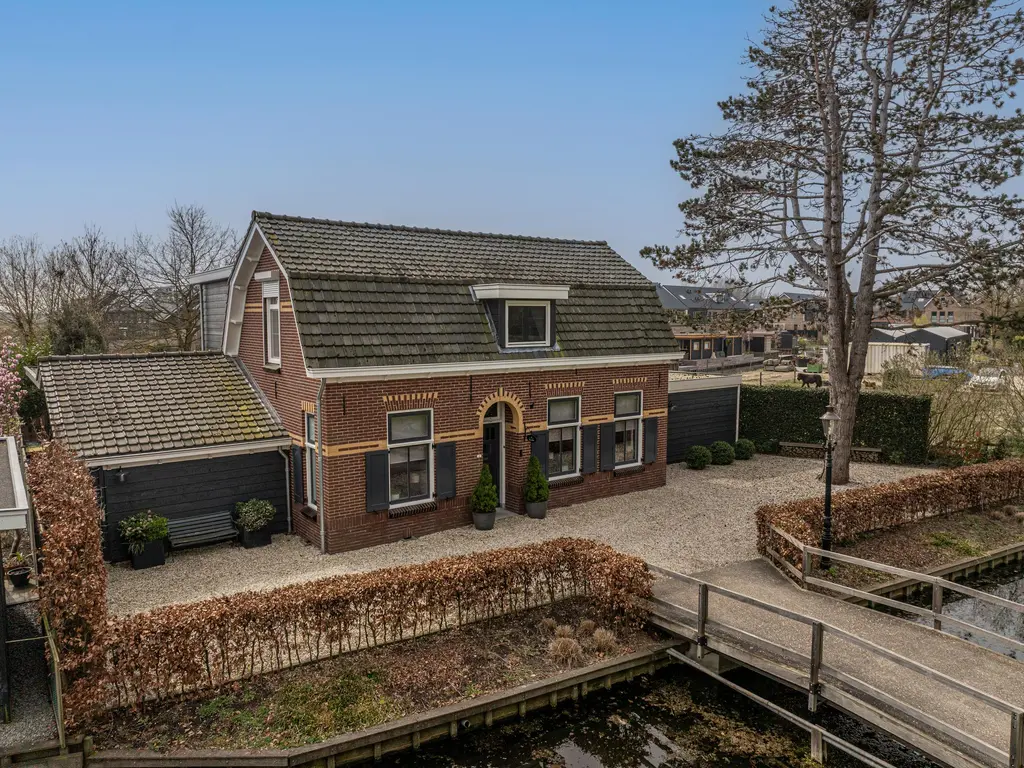 Dorpsstraat 1, HEINENOORD