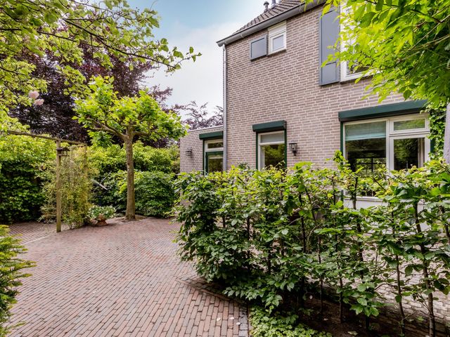 Foto van Burg. Den Oudenstraat 2