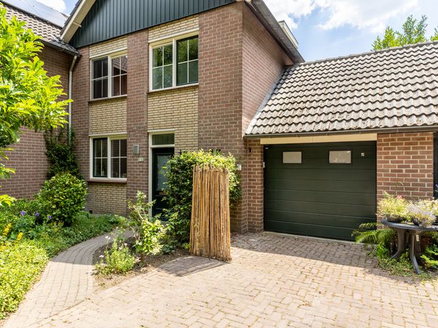 Foto van Burg. Van de Venstraat 15