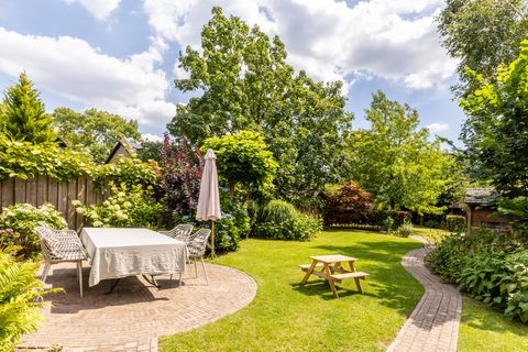 Burg. Van de Venstraat 15