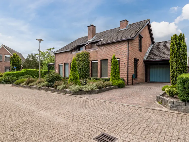 Buitenes 77, ASSEN