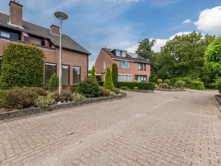 Buitenes 77, ASSEN