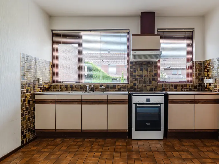 Buitenes 77, ASSEN
