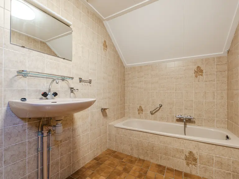 Buitenes 77, ASSEN