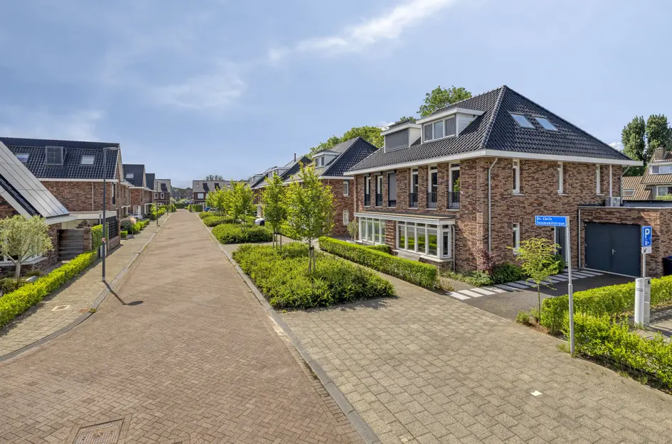 dr. Chris Soumokilstraat 13