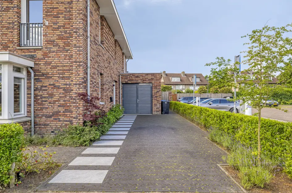 dr. Chris Soumokilstraat 13