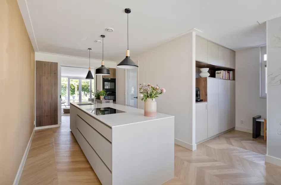 dr. Chris Soumokilstraat 13