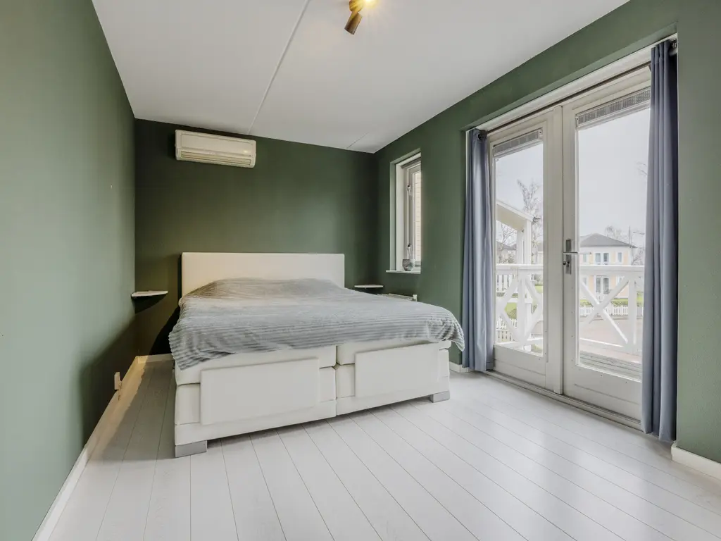 Nieuwe Zeedijk 1K206, HELLEVOETSLUIS