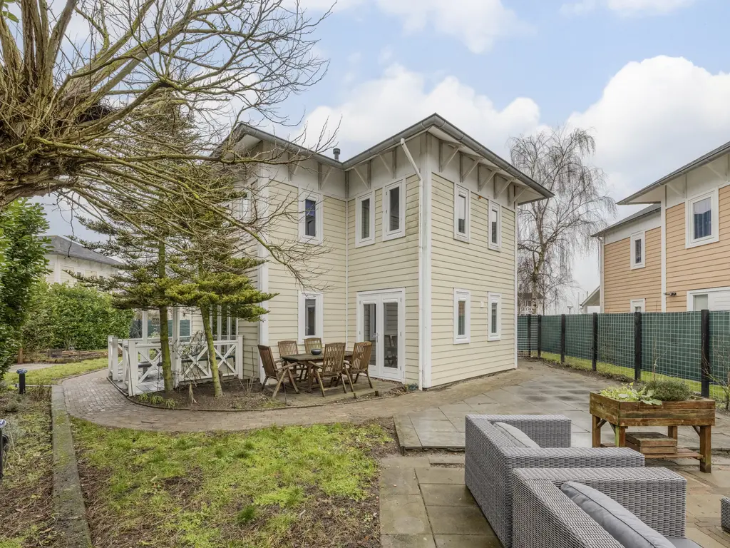 Nieuwe Zeedijk 1K206, HELLEVOETSLUIS