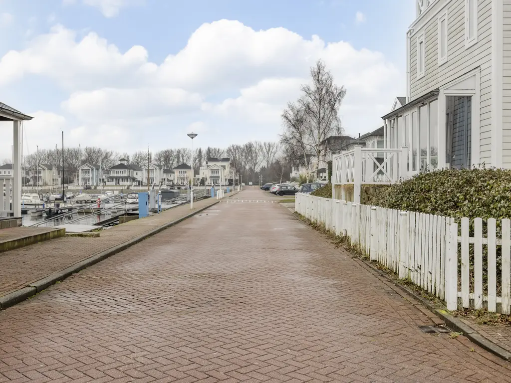 Nieuwe Zeedijk 1K206, HELLEVOETSLUIS