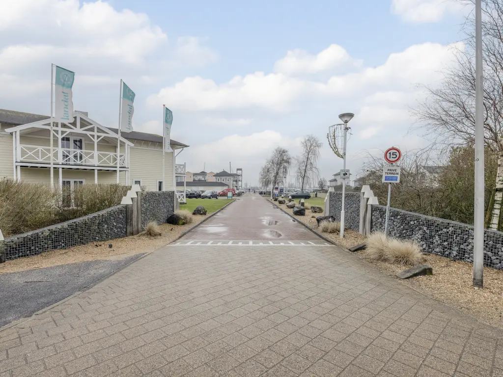 Nieuwe Zeedijk 1K206, HELLEVOETSLUIS