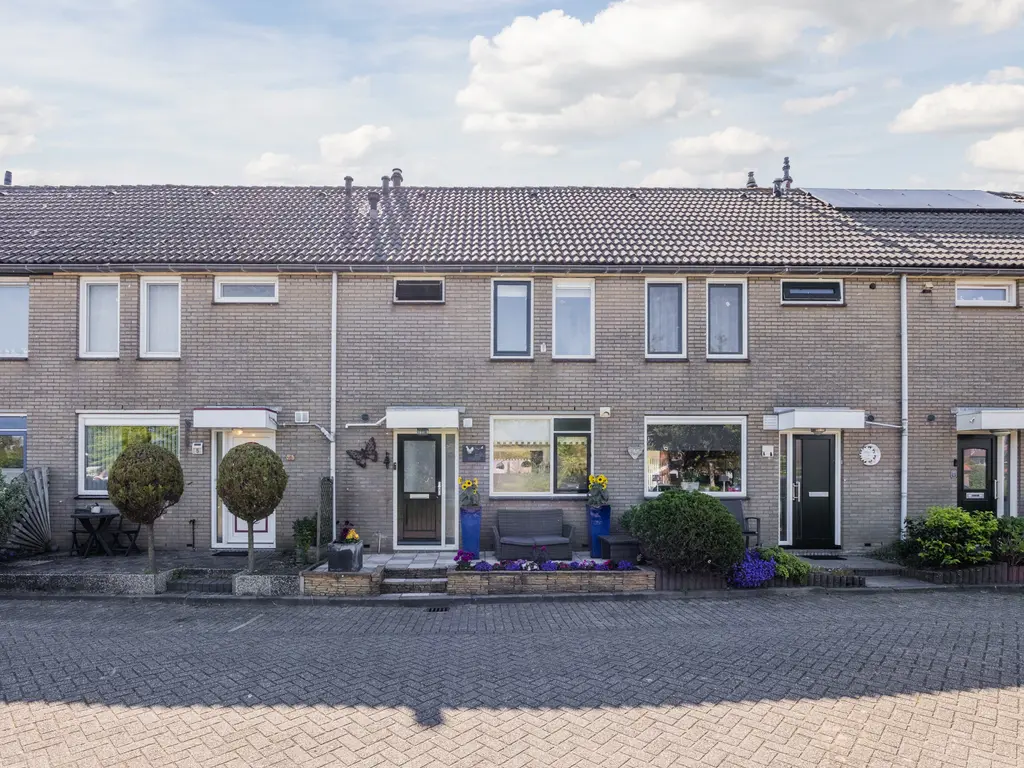 Bever 4, HELLEVOETSLUIS