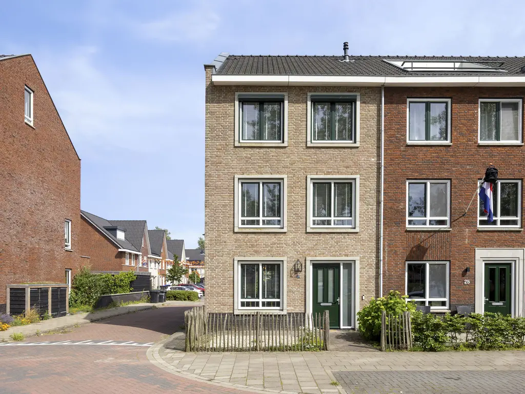 Spoorbaan 27, HELLEVOETSLUIS