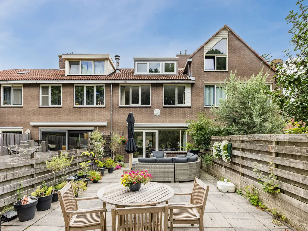 Acacia 15, HELLEVOETSLUIS