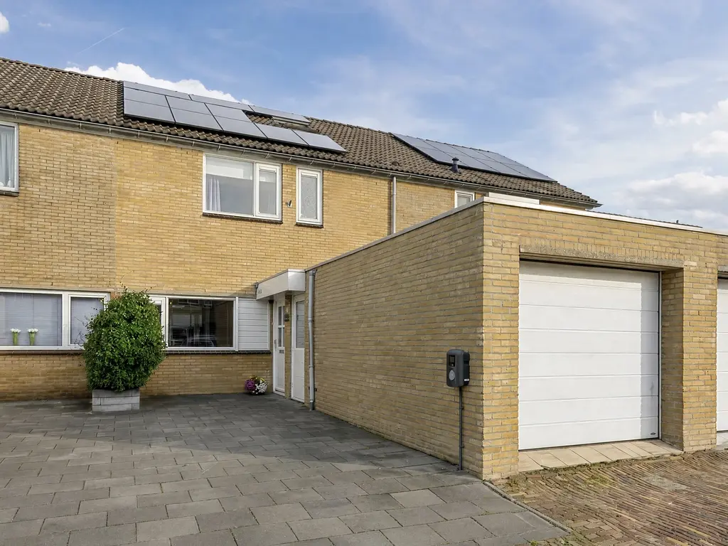 Tollenshof 17, HELLEVOETSLUIS