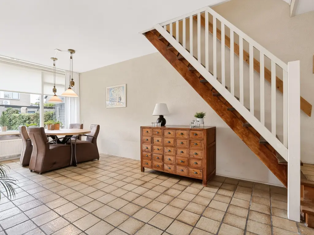 Nicolaas Beetsstraat 1, HELLEVOETSLUIS