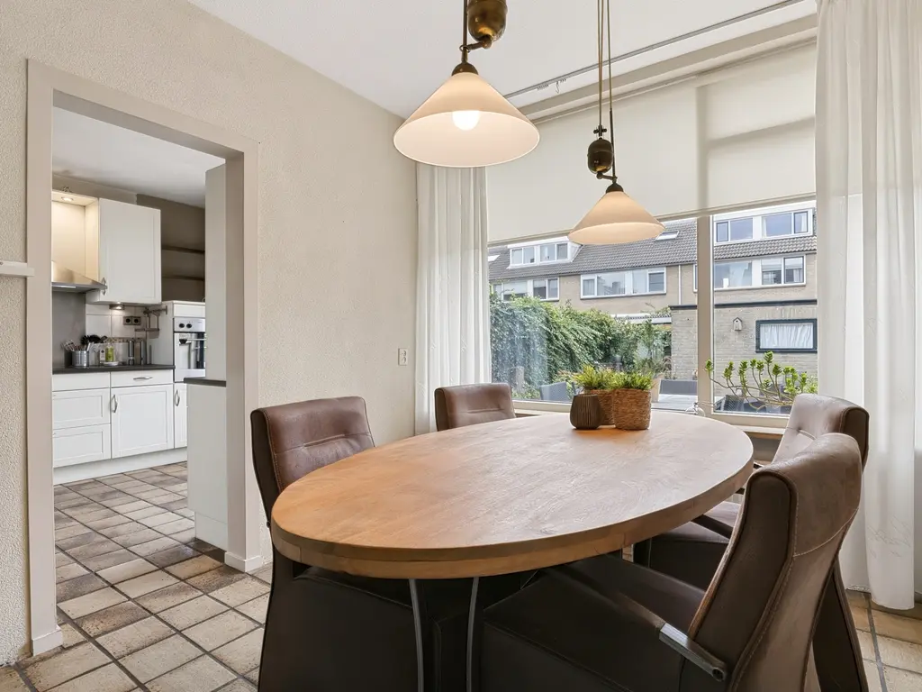 Nicolaas Beetsstraat 1, HELLEVOETSLUIS