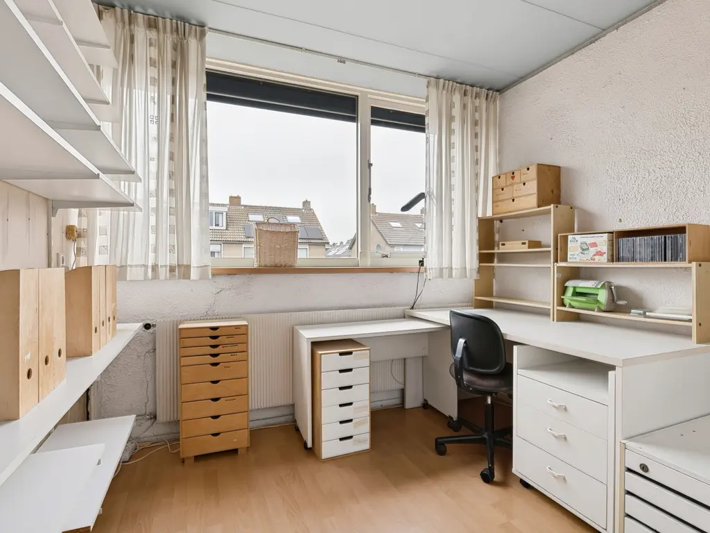 Nicolaas Beetsstraat 1, HELLEVOETSLUIS