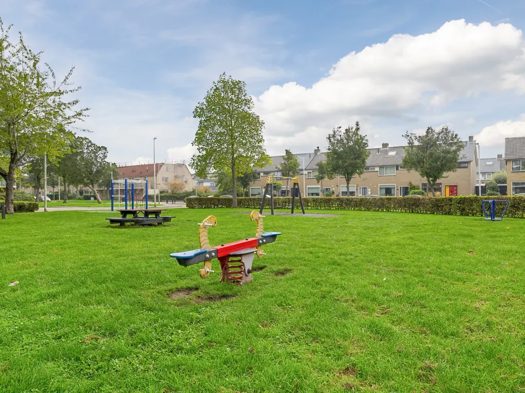 Nicolaas Beetsstraat 1, HELLEVOETSLUIS