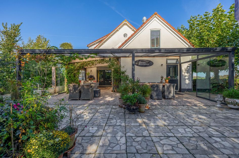 Vrijstaande woning te koop: Westdijk 31, Hellevoetsluis