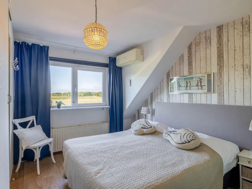 Westdijk 31, HELLEVOETSLUIS