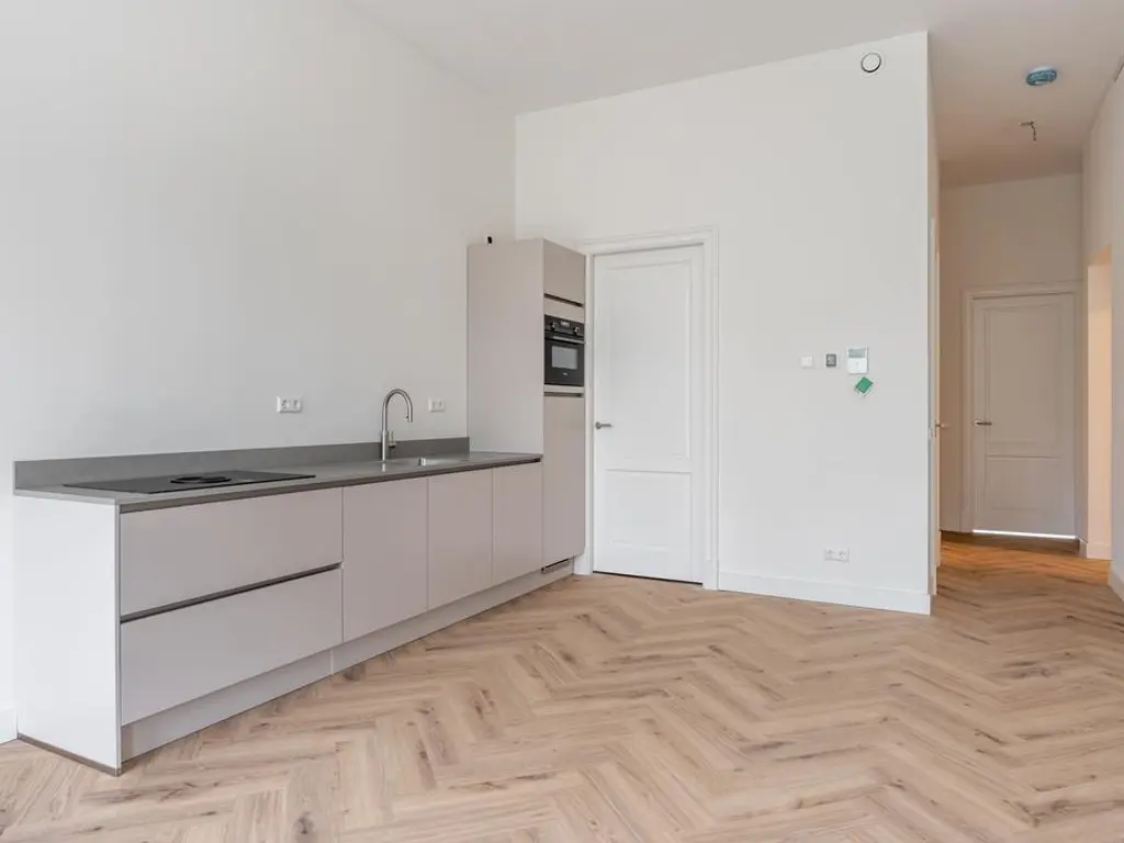 Westzeedijk 140B, ROTTERDAM