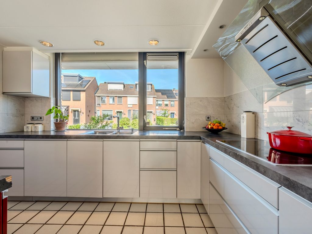 Zuwe 32, Bodegraven