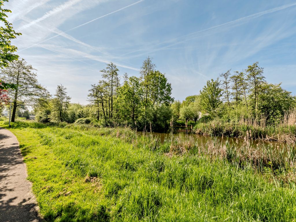 Zuwe 32, Bodegraven