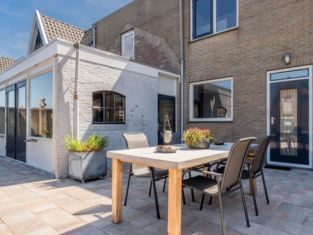Hoge Rijndijk 12, Nieuwerbrug aan den Rijn
