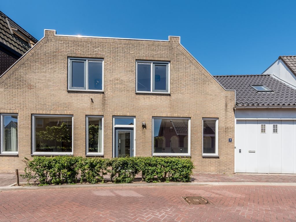 Hoge Rijndijk 12, Nieuwerbrug aan den Rijn