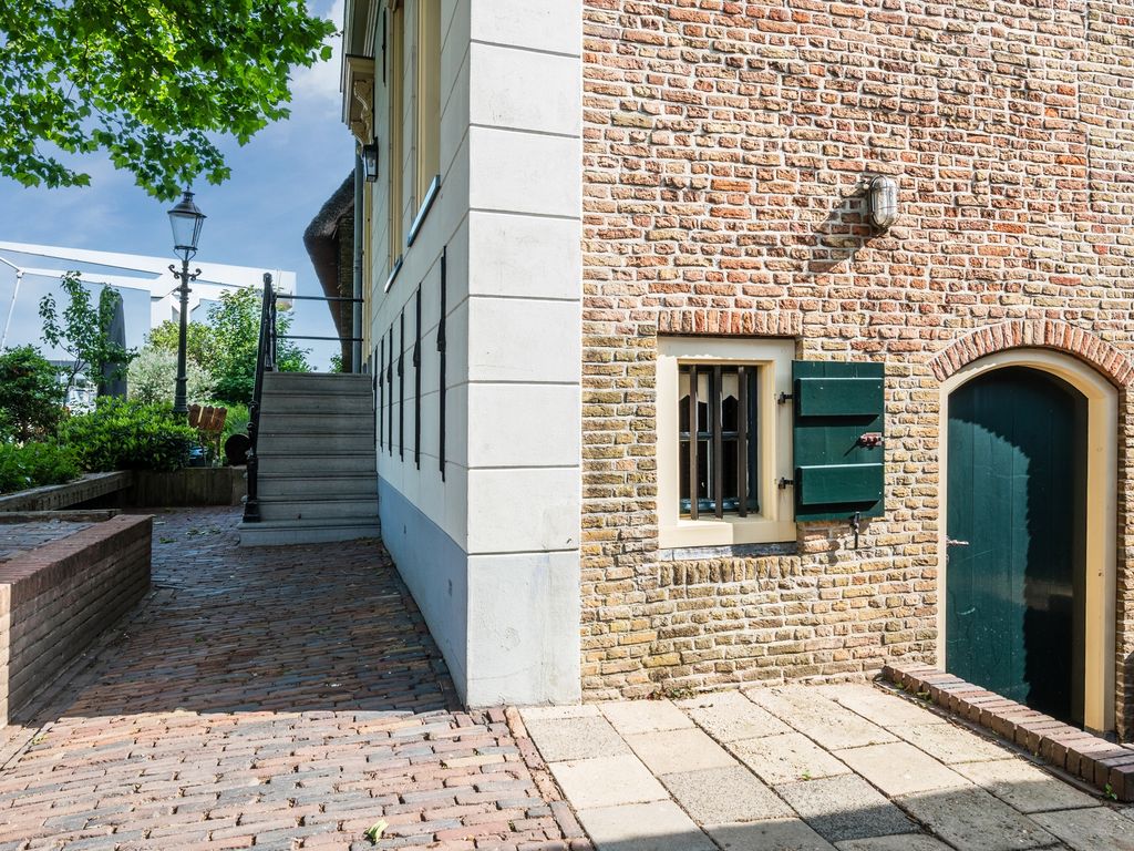 Zuidkade 2, Driebruggen
