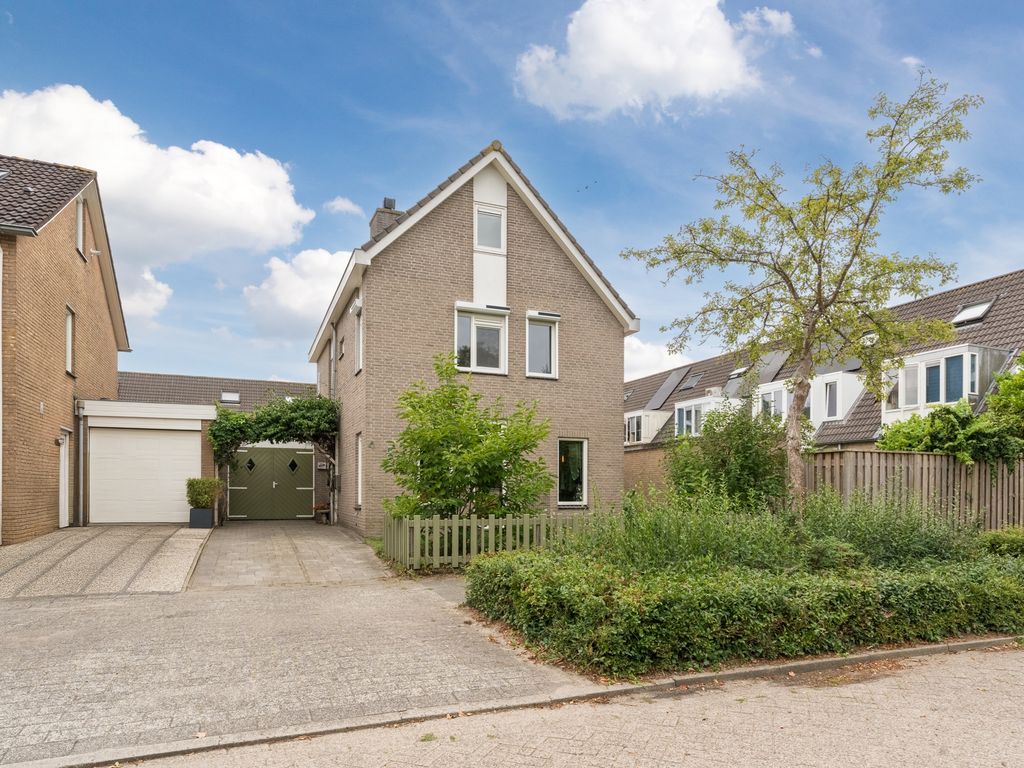 Botter 4, Woerden